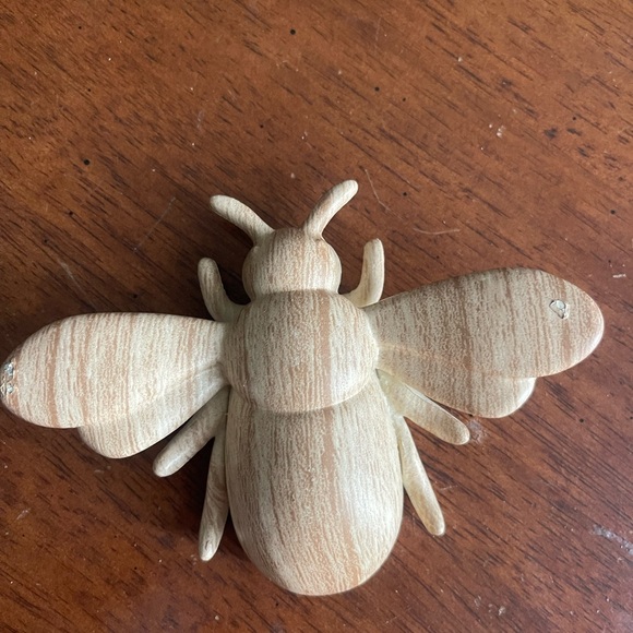 Natural Charming Bee and Hive Decor - Picture 2 of 7